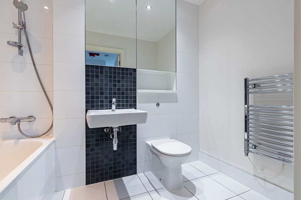 Images for KD Tower, Cotterells EAID:RHEM0 BID:RHEM0