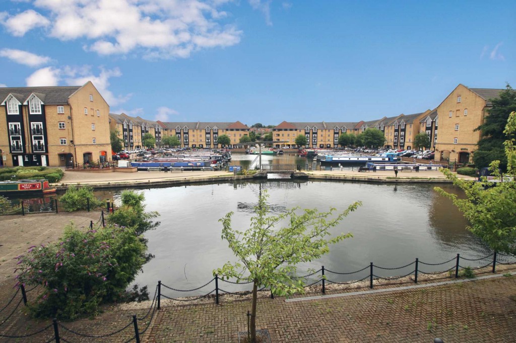 Images for MARINA VIEWS - 5 MINUTE WALK TO TRAIN STATION EAID:RHEM0 BID:RHEM0