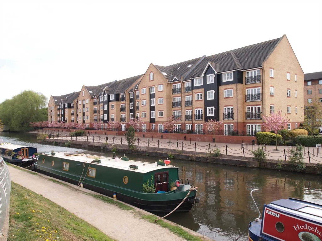 Images for Top floor apartment with views over the Marina, Apsley EAID:RHEM0 BID:RHEM0