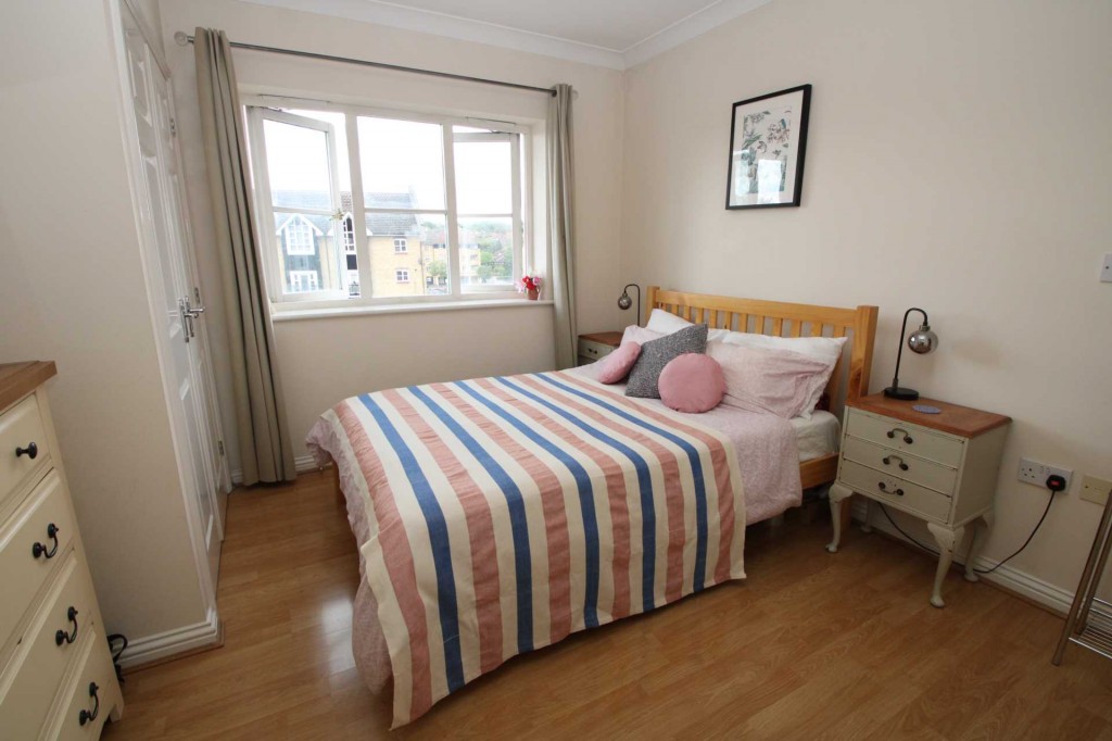 Images for Top floor apartment with views over the Marina, Apsley EAID:RHEM0 BID:RHEM0