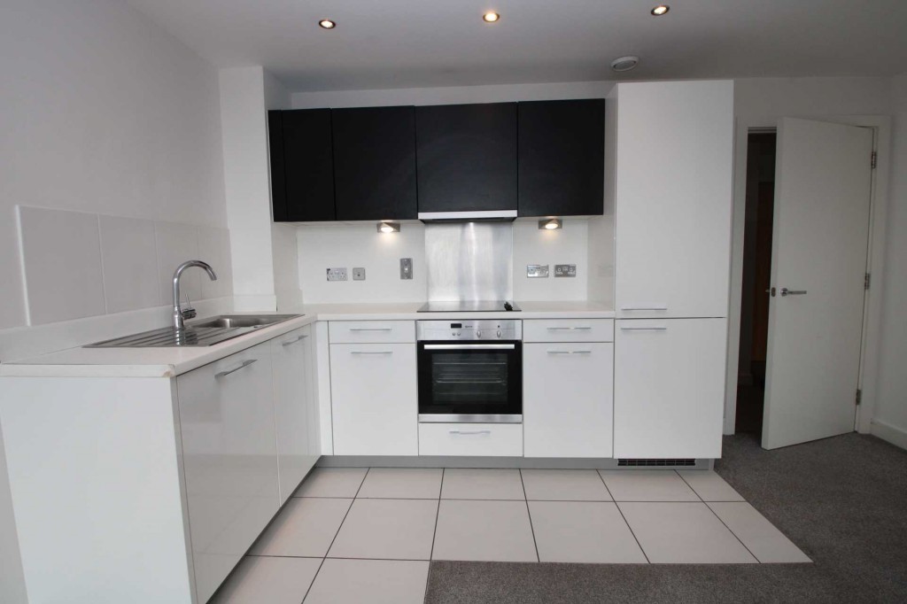 Images for Town centre location EAID:RHEM0 BID:RHEM0