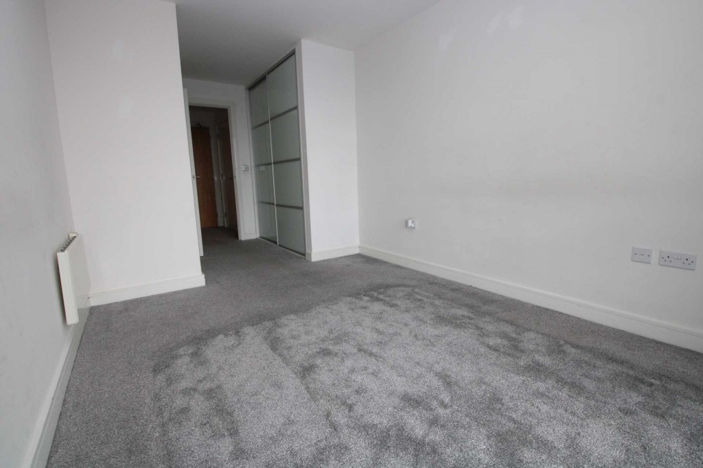 Images for Town centre location EAID:RHEM0 BID:RHEM0