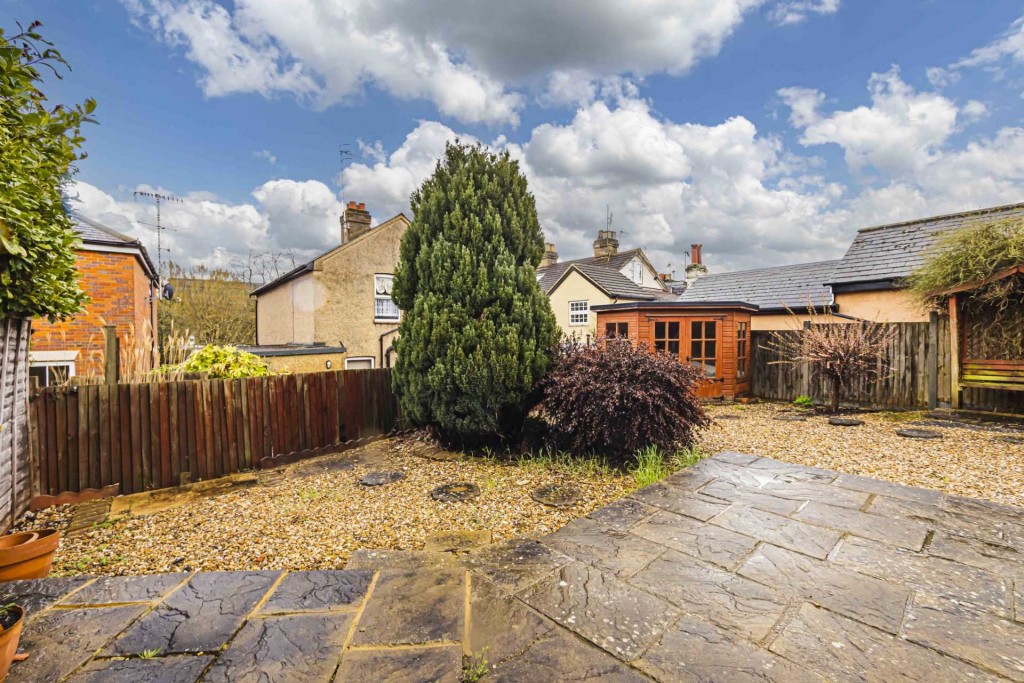 Images for Town centre location EAID:RHEM0 BID:RHEM0