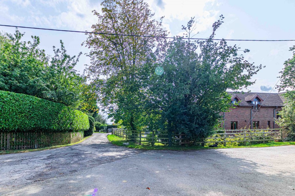 Images for Tucked away location with spectacular views EAID:RHEM0 BID:RHEM0