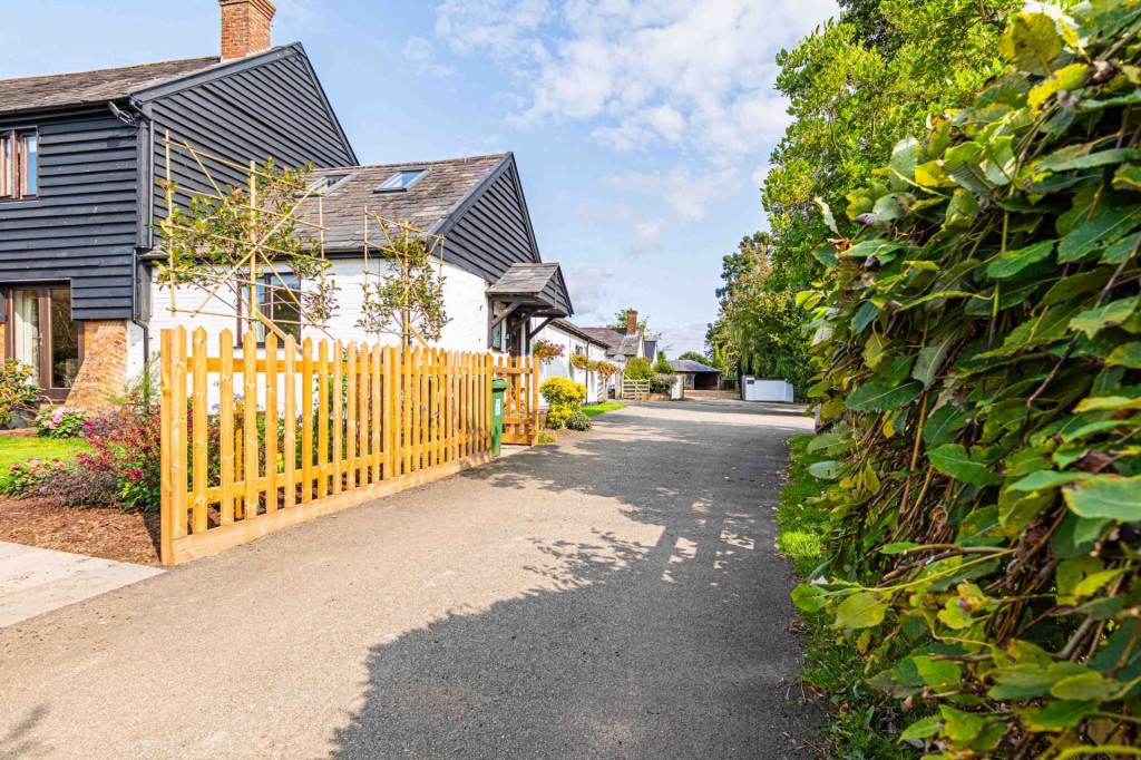 Images for Tucked away location with spectacular views EAID:RHEM0 BID:RHEM0