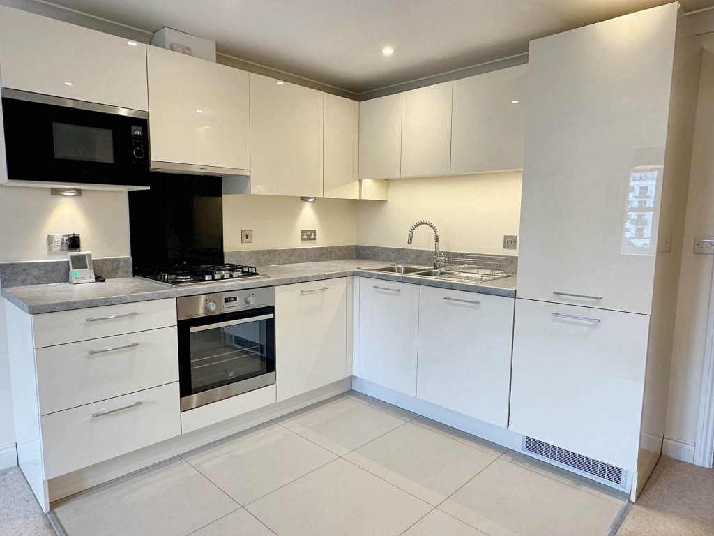 Images for Quiet development in the town centre EAID:RHEM0 BID:RHEM0
