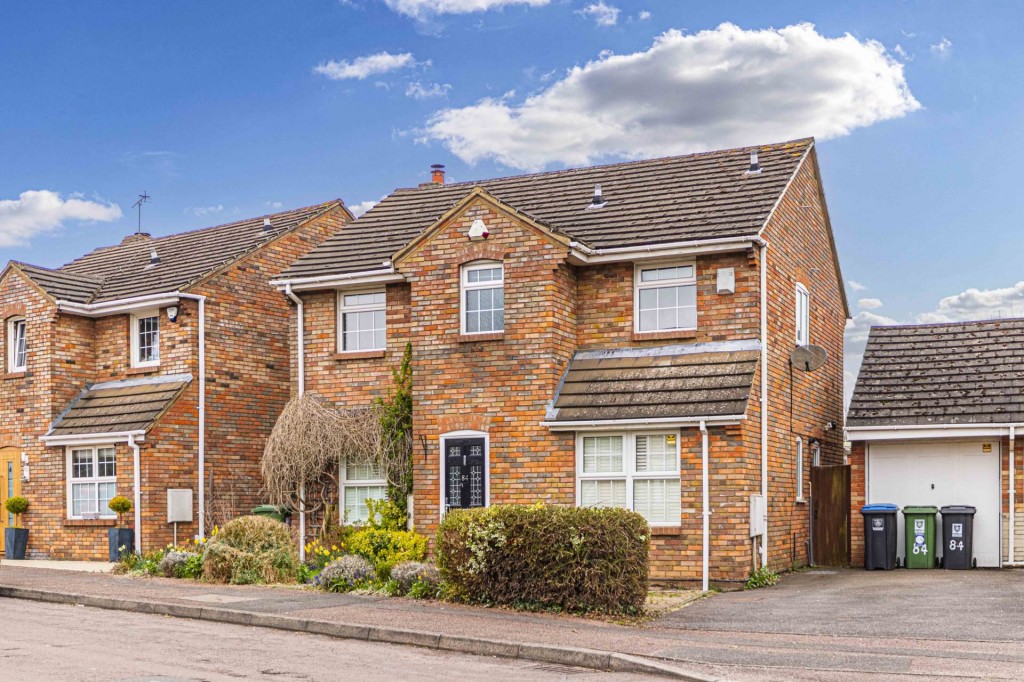 Images for Grove Gardens, Tring EAID:RHEM0 BID:RHEM0