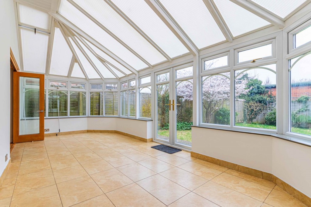 Images for Grove Gardens, Tring EAID:RHEM0 BID:RHEM0