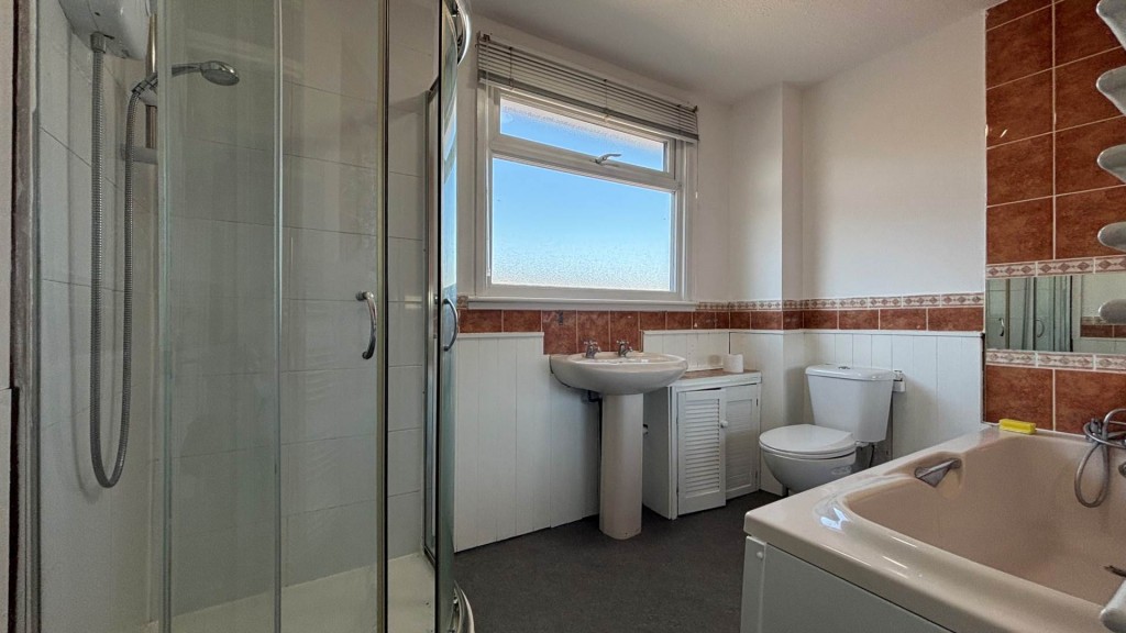 Images for Walking distance to local amenities EAID:RHEM0 BID:RHEM0