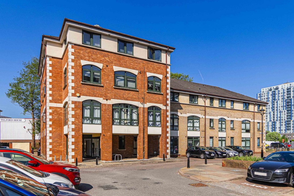 Images for Walking distance to train station EAID:RHEM0 BID:RHEM0