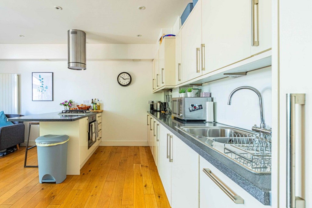 Images for Walking distance to train station EAID:RHEM0 BID:RHEM0