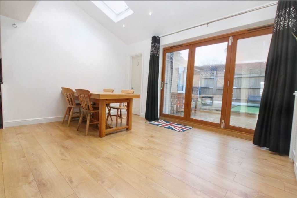 Images for Walking distance to train station and local schools. EAID:RHEM0 BID:RHEM0