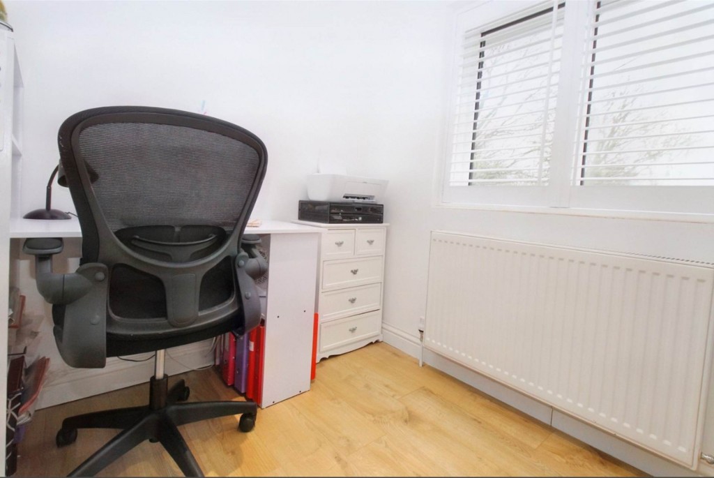 Images for Walking distance to train station and local schools. EAID:RHEM0 BID:RHEM0
