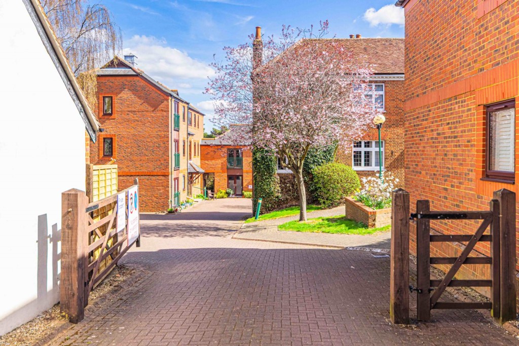 Images for Over 55`s Retirement Flat located in Kings Langley EAID:RHEM0 BID:RHEM0