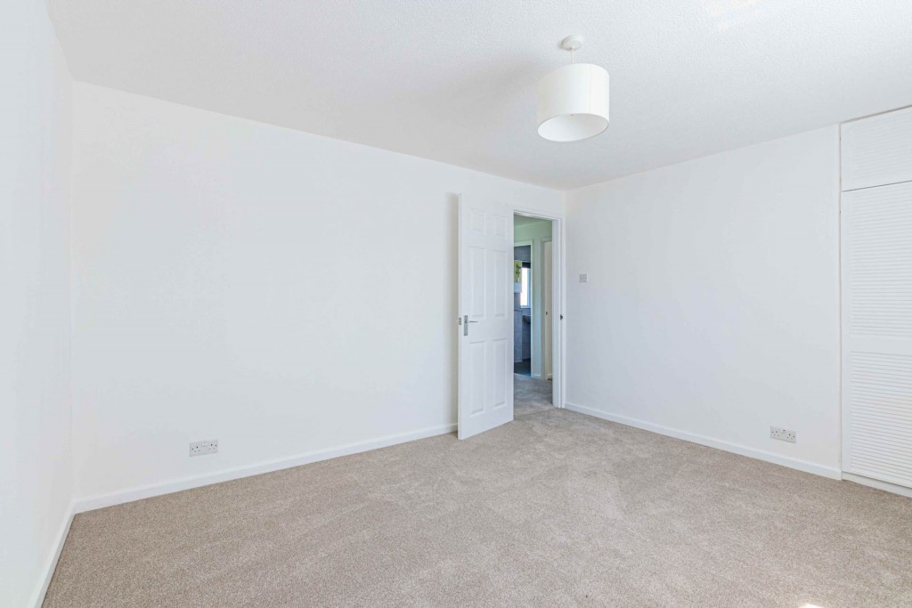 Images for Walking distance to town centre EAID:RHEM0 BID:RHEM0