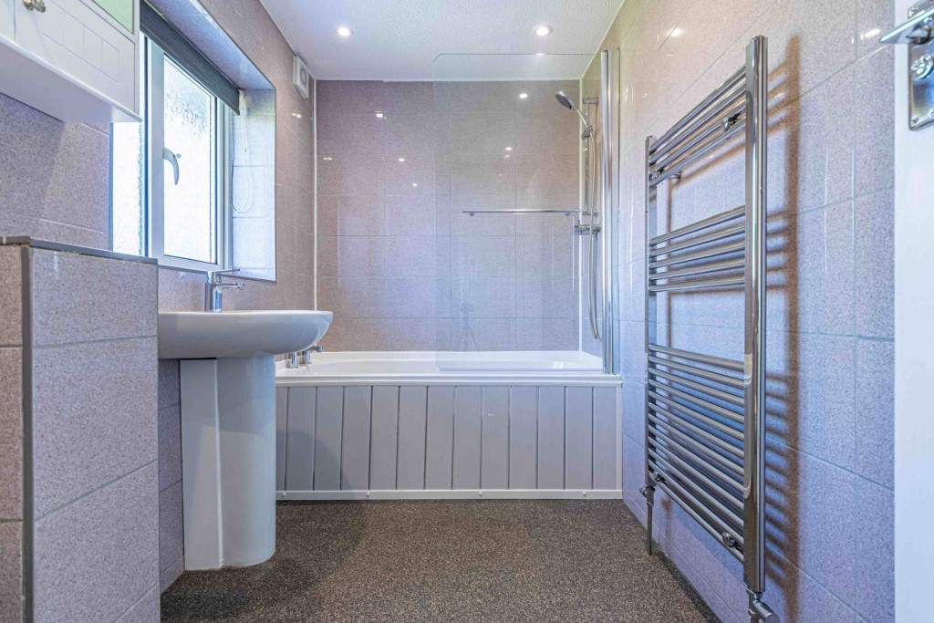 Images for Walking distance to town centre EAID:RHEM0 BID:RHEM0