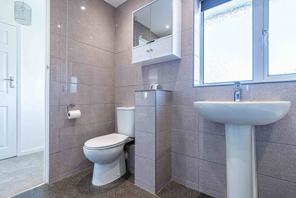 Images for Walking distance to town centre EAID:RHEM0 BID:RHEM0