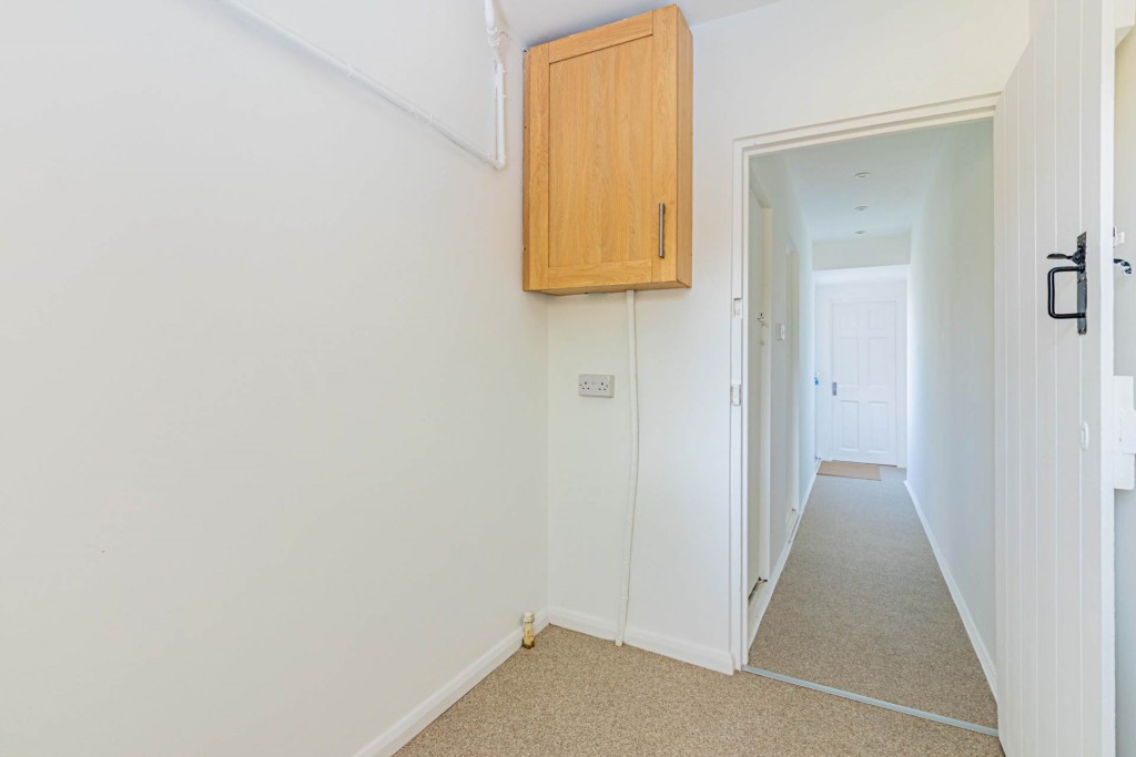 Images for Walking distance to town centre EAID:RHEM0 BID:RHEM0