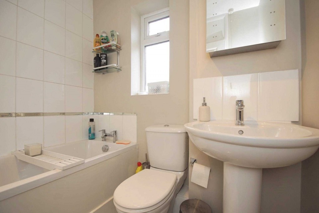 Images for Lime Close, Stevenage, Hertfordshire EAID:877454123 BID:RHA