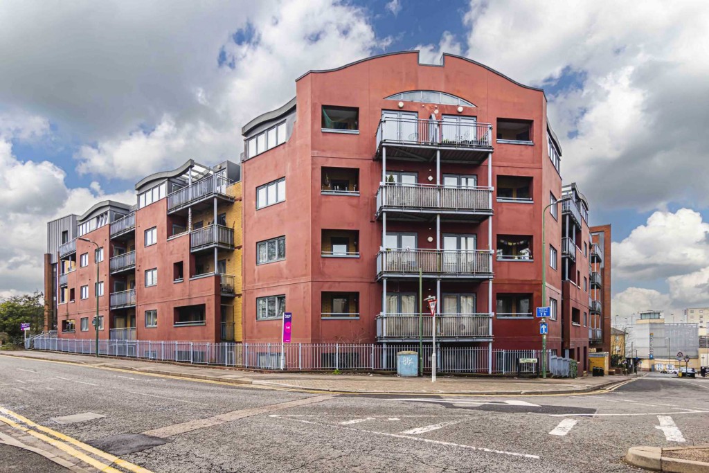 Images for Selden Hill, Hemel Hempstead, Hertfordshire EAID:877454123 BID:RHH