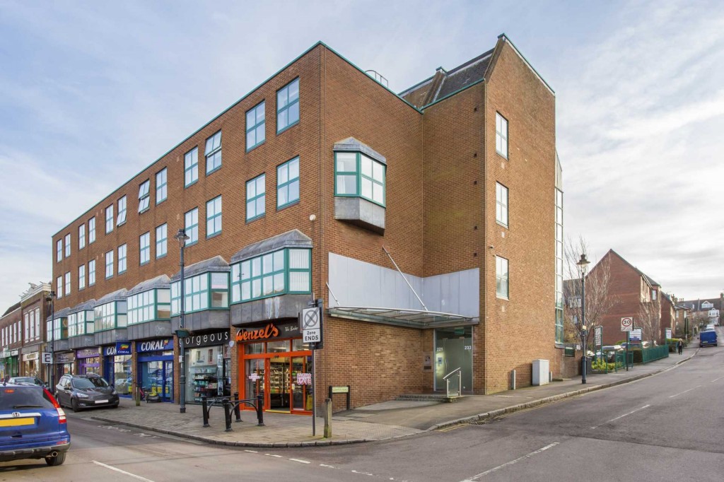 Images for High Street, Berkhamsted, Hertfordshire EAID:877454123 BID:RHH