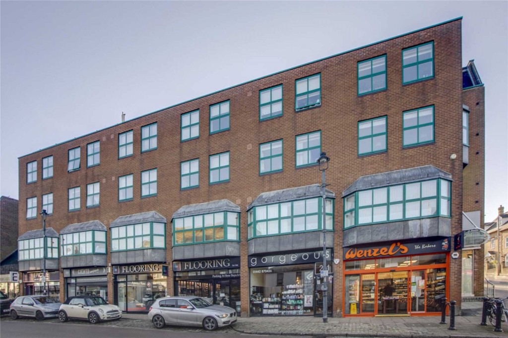 Images for High Street, Berkhamsted, Hertfordshire EAID:877454123 BID:RHH