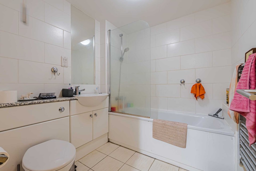 Images for High Street, Berkhamsted, Hertfordshire EAID:877454123 BID:RHH