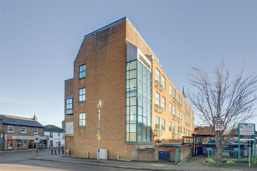 Images for High Street, Berkhamsted, Hertfordshire EAID:877454123 BID:RHH