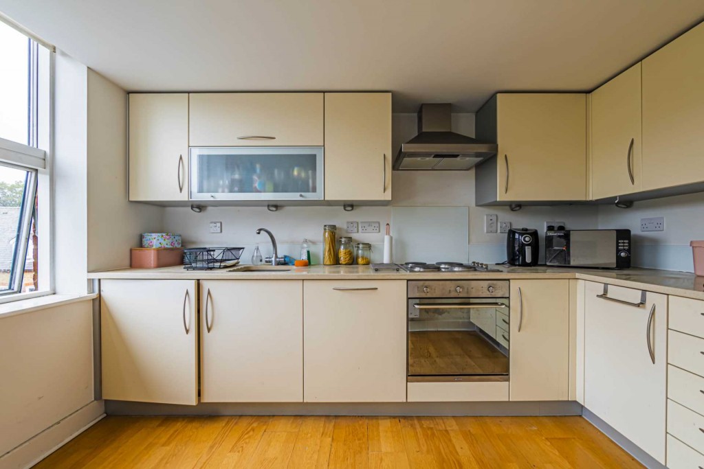 Images for High Street, Berkhamsted, Hertfordshire EAID:877454123 BID:RHH