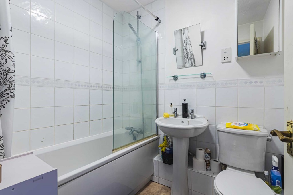 Images for Thorne Close, Hemel Hempstead, Hertfordshire EAID:877454123 BID:RHH