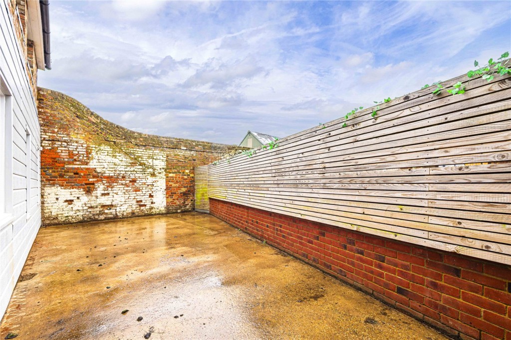 Images for Queensway, Hemel Hempstead, Hertfordshire EAID:877454123 BID:RHH