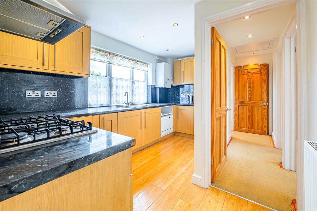 Images for Poynders Hill, Hemel Hempstead, Hertfordshire EAID:877454123 BID:RHH