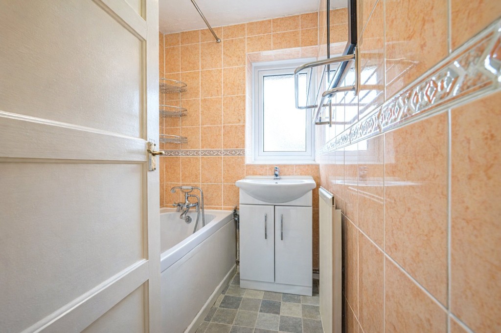 Images for Brickmakers Lane, Hemel Hempstead, Hertfordshire EAID:877454123 BID:RHH