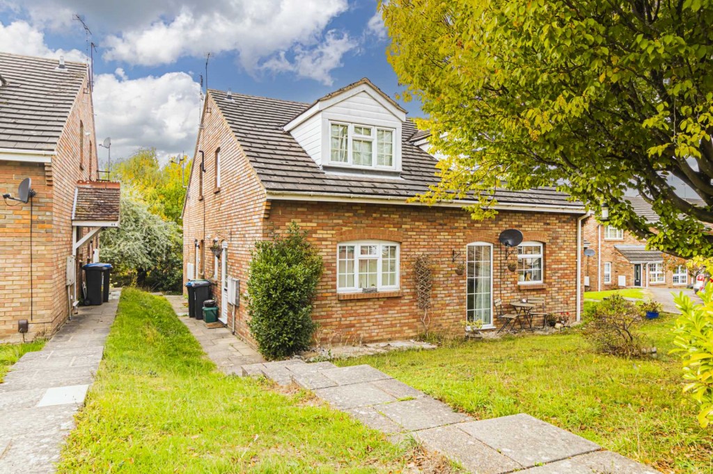 Images for Hunters Close, Tring, Hertfordshire EAID:877454123 BID:RHH