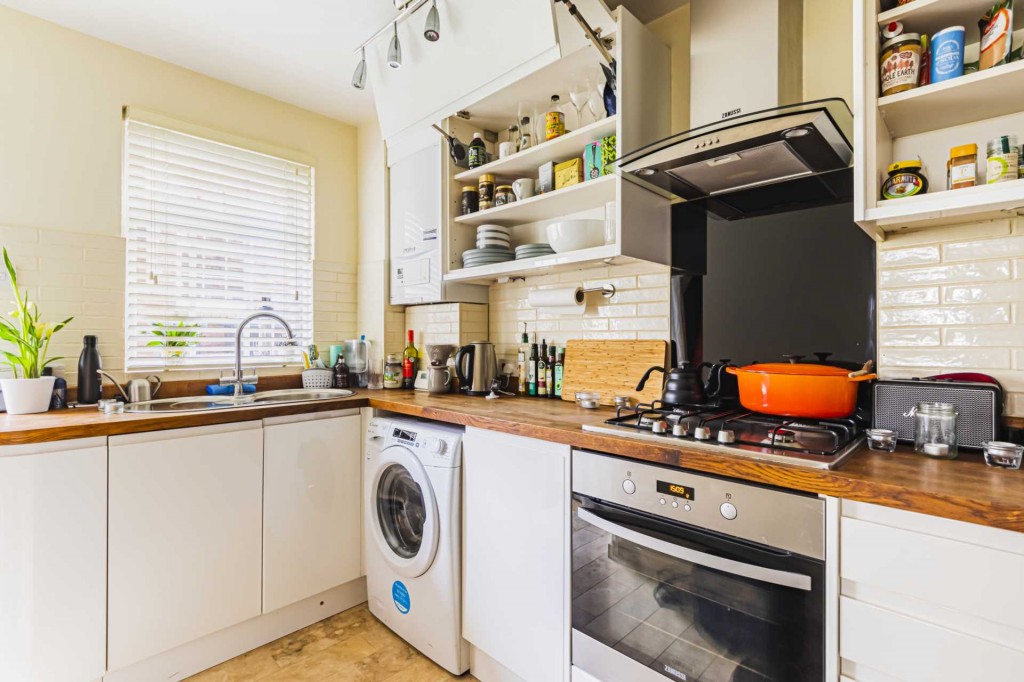 Images for Hunters Close, Tring, Hertfordshire EAID:877454123 BID:RHH