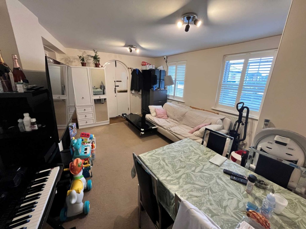 Images for Bovingdon, Hemel Hempstead, Hertfordshire EAID:877454123 BID:RHH
