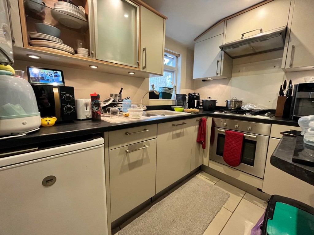 Images for Bovingdon, Hemel Hempstead, Hertfordshire EAID:877454123 BID:RHH