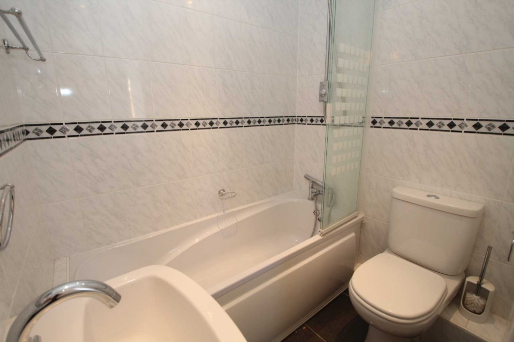 Images for Grove Gardens, Tring, Hertfordshire EAID:877454123 BID:RHH