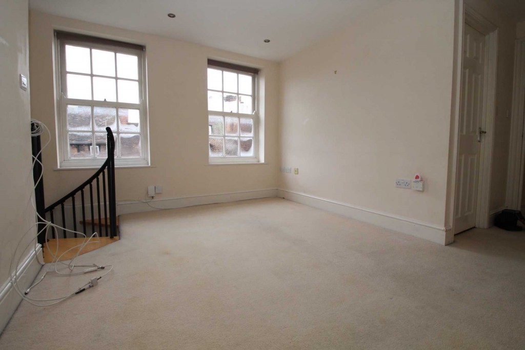 Images for High Street, Hemel Hempstead, Hertfordshire EAID:877454123 BID:RHH
