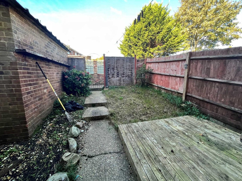Images for School Row, Hemel Hempstead, Hertfordshire EAID:877454123 BID:RHH