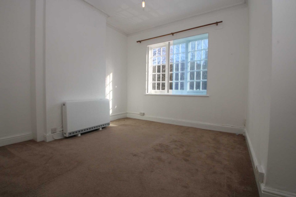 Images for Russell Avenue, St. Albans, St Albans, Hertfordshire EAID:877454123 BID:RHH