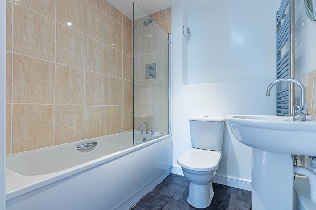 Images for The Wharf, Leighton Buzzard, Buckinghamshire EAID:877454123 BID:RHH
