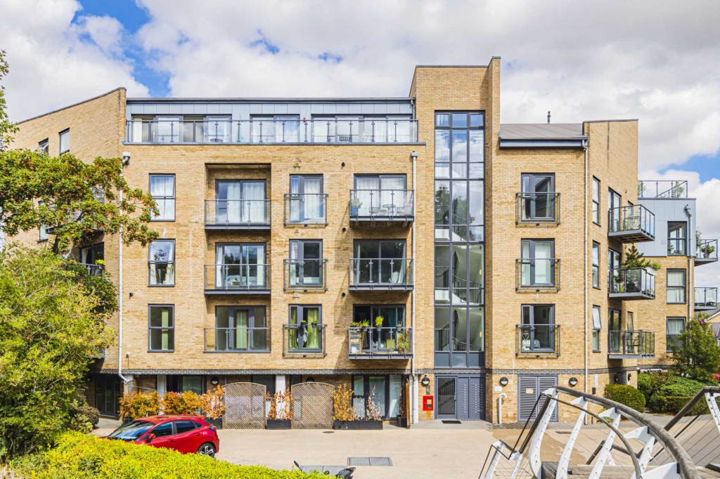 Images for Nash Mills Wharf, Hemel Hempstead, Hertfordshire EAID:877454123 BID:RHH