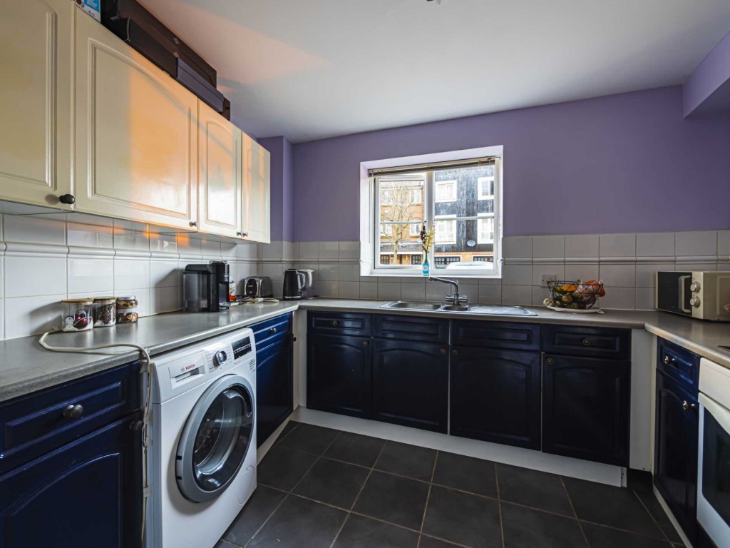 Images for Imperial Way, Hemel Hempstead, Hertfordshire EAID:877454123 BID:RHH