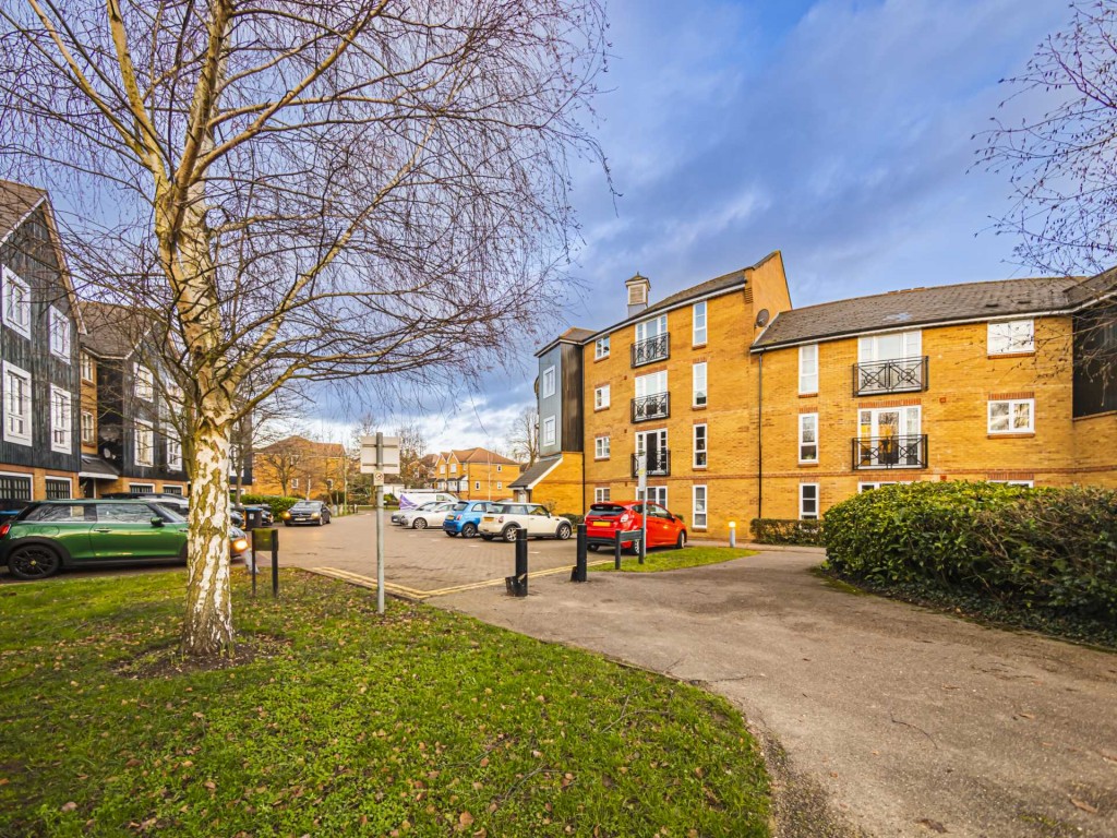 Images for Imperial Way, Hemel Hempstead, Hertfordshire EAID:877454123 BID:RHH