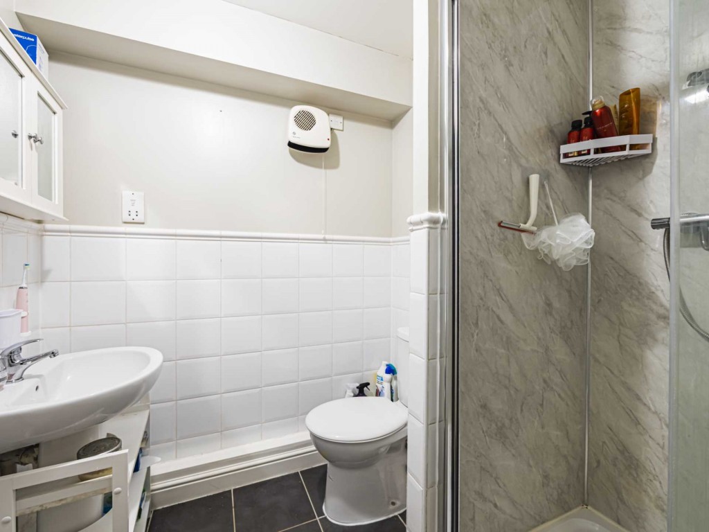 Images for Imperial Way, Hemel Hempstead, Hertfordshire EAID:877454123 BID:RHH