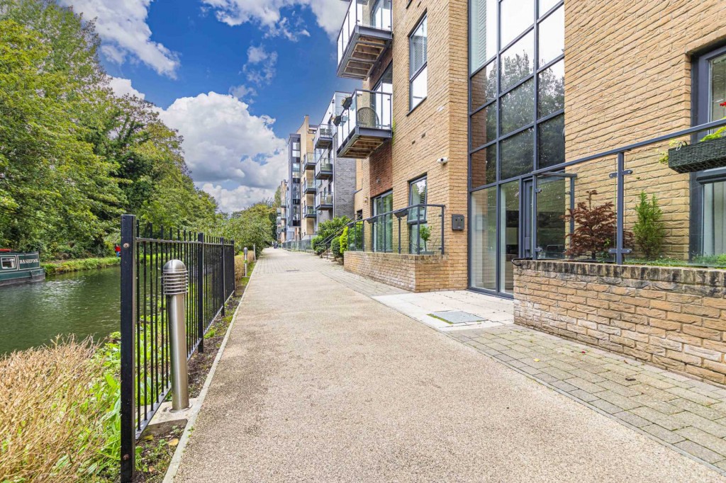 Images for Nash Mills Wharf, Hemel Hempstead, Hertfordshire EAID:877454123 BID:RHH