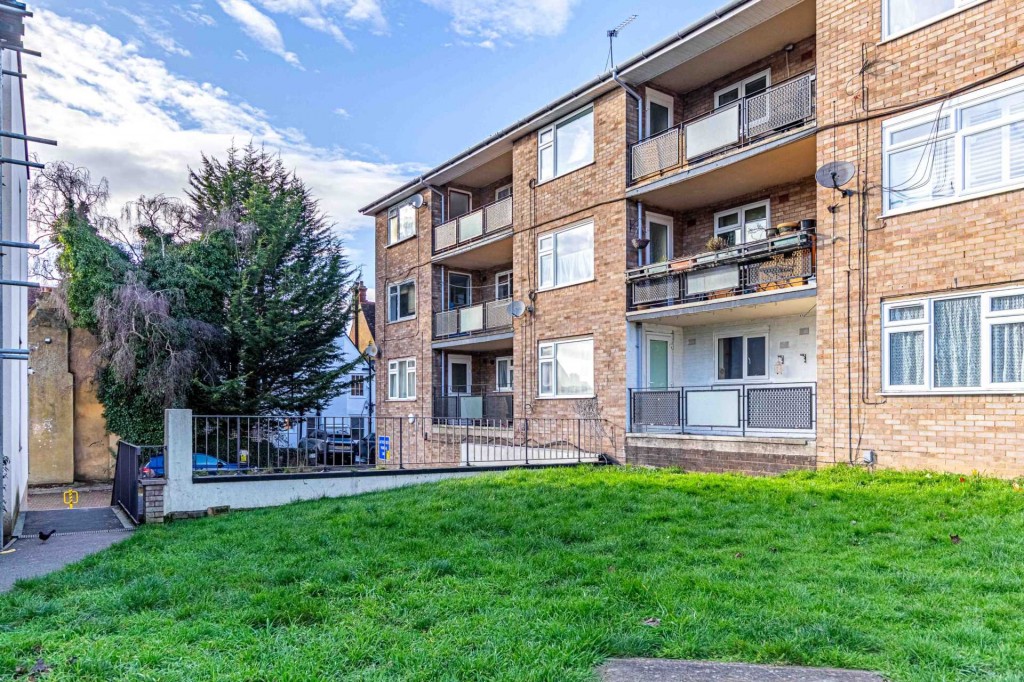 Images for Figtree Hill, Hemel Hempstead, Hertfordshire EAID:877454123 BID:RHH