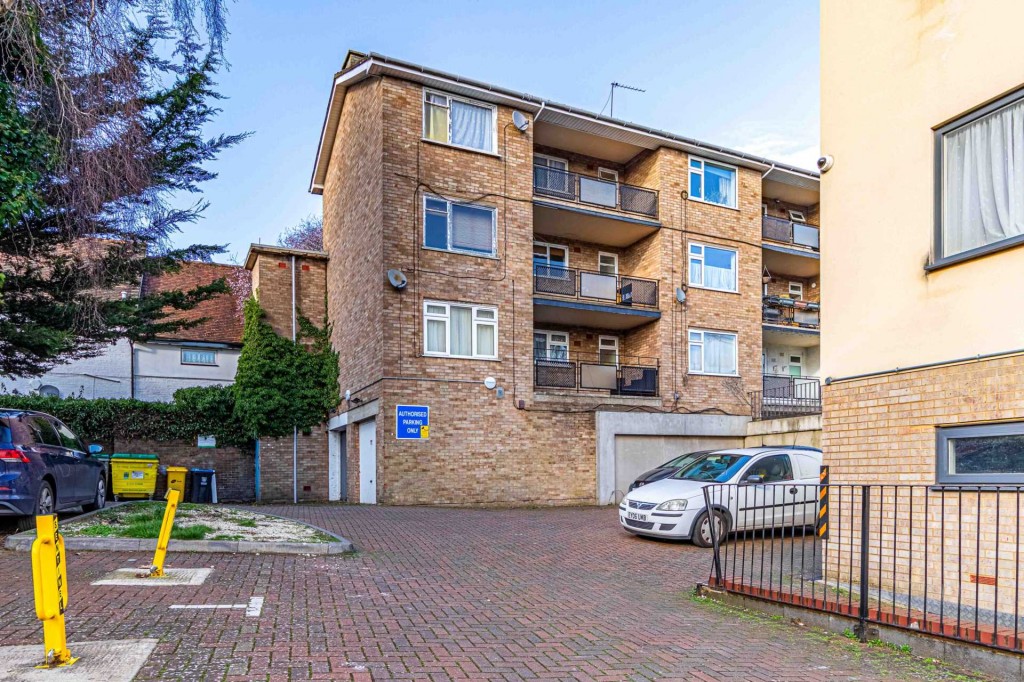 Images for Figtree Hill, Hemel Hempstead, Hertfordshire EAID:877454123 BID:RHH