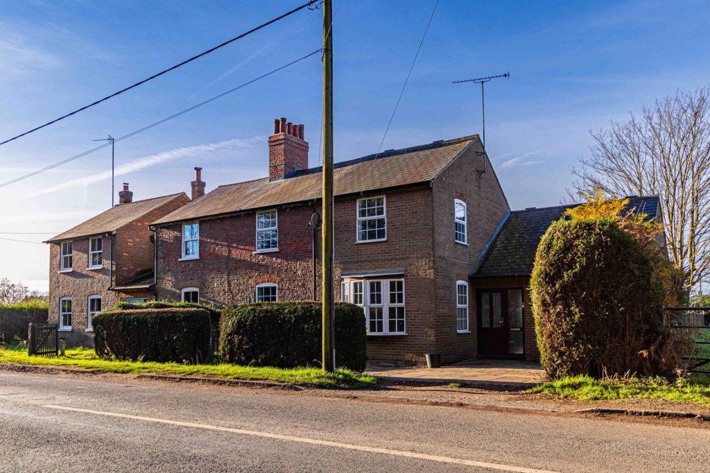 Images for Wigginton, Tring, Hertfordshire EAID:877454123 BID:RHH